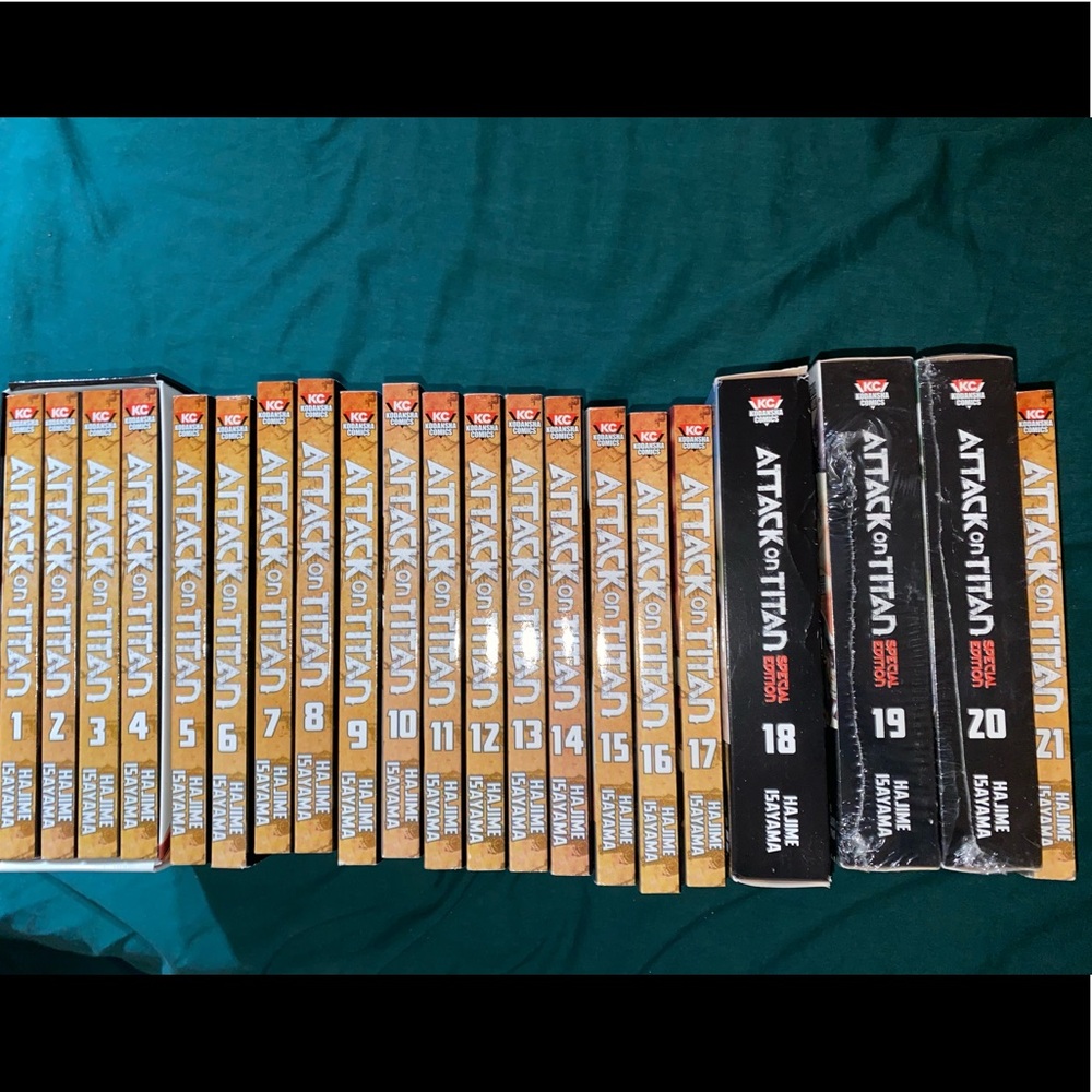 ‪attack on titan volumes 1-21‬ ‪ღゝ◡╹)ノ♡‬